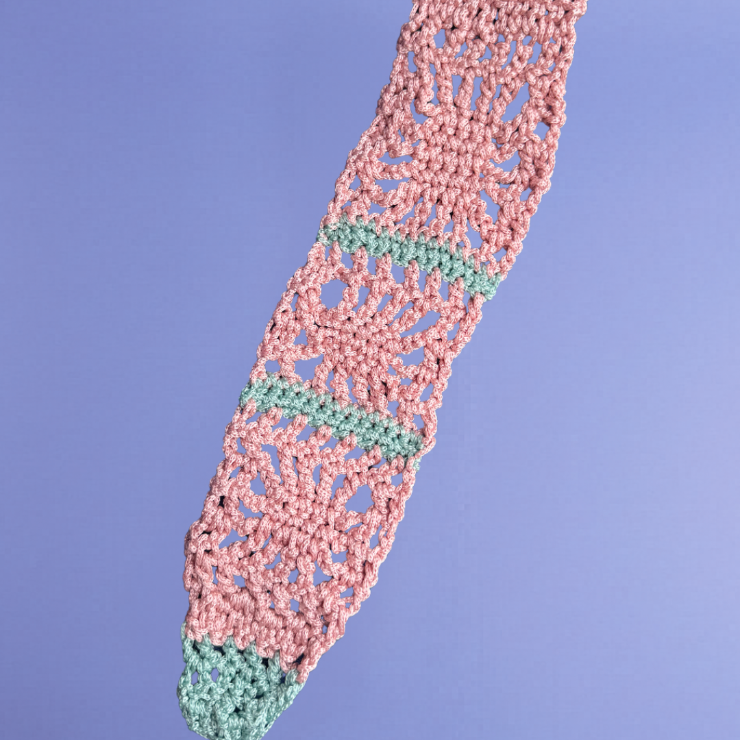 WEIRD PINK NECKTIE